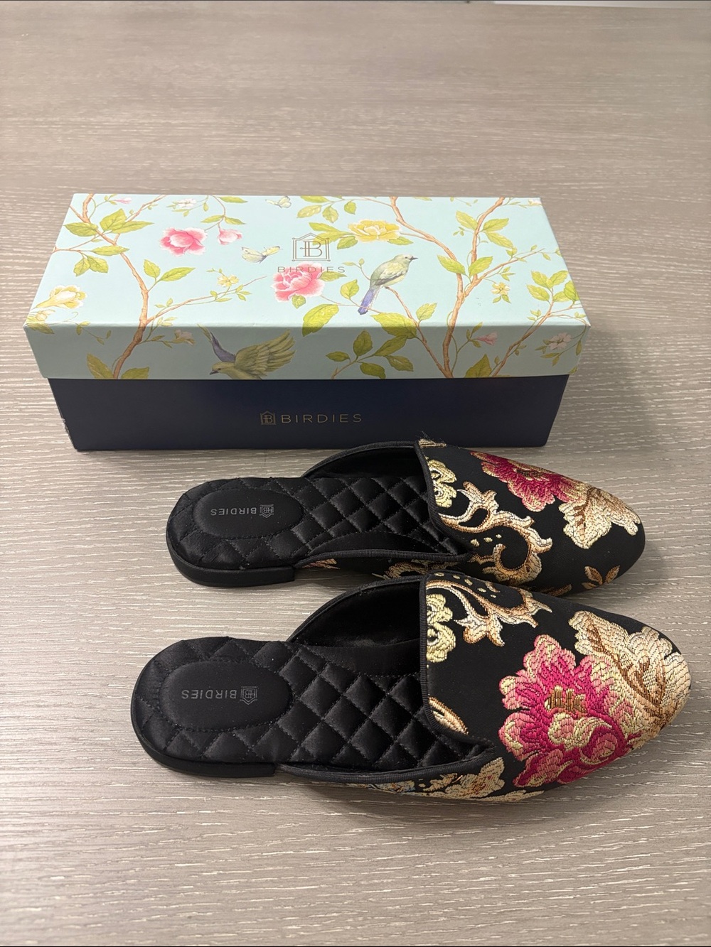 Women’s slip-on shoes 8.5